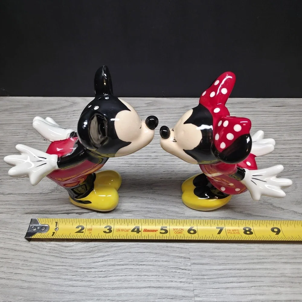Disney Mickey & Minie Mouse - Salt & Pepper Shaker Set - Decorative - Read Descr